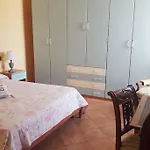 Casa vacanze Lazzarini Rosella In Con Piscina A 2km Dal Mare