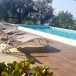 Lazzarini Rosella In Con Piscina A 2km Dal Mare Casa vacanze *