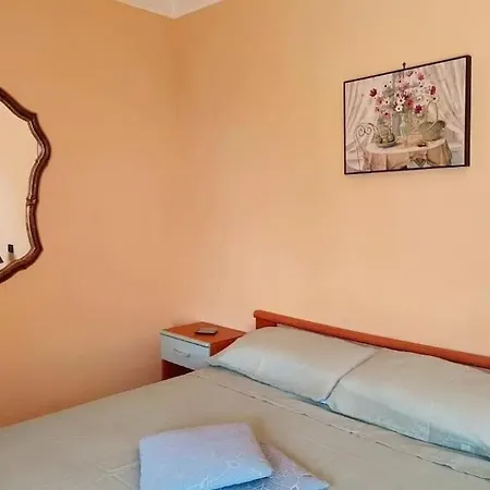 Lazzarini Rosella In Con Piscina A 2km Dal Mare *