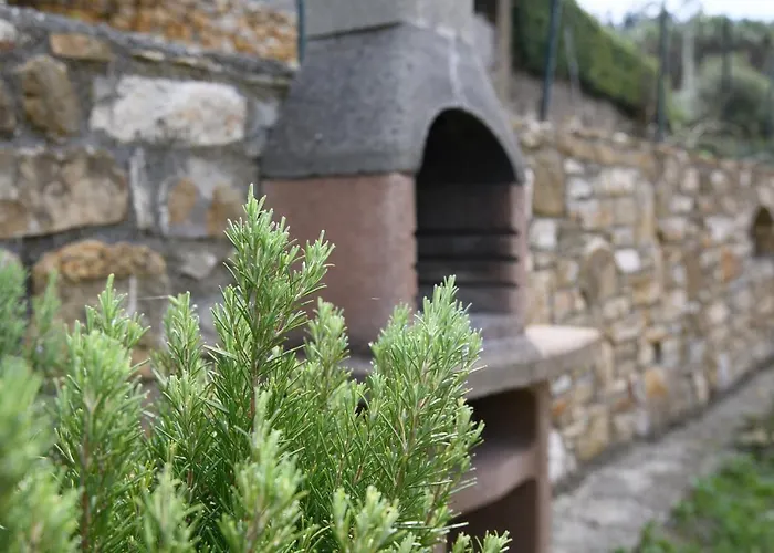 Semesterbostad Lazzarini Rosella In Con Piscina A 2km Dal Mare *
